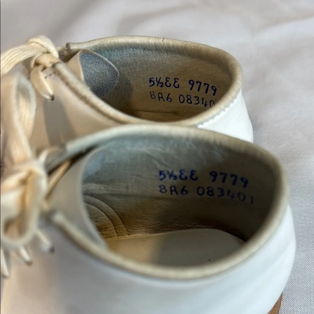 Vintage Stride Rite Baby Hard Bottom White Walking Shoes Baby Size 5 1/2 EE
